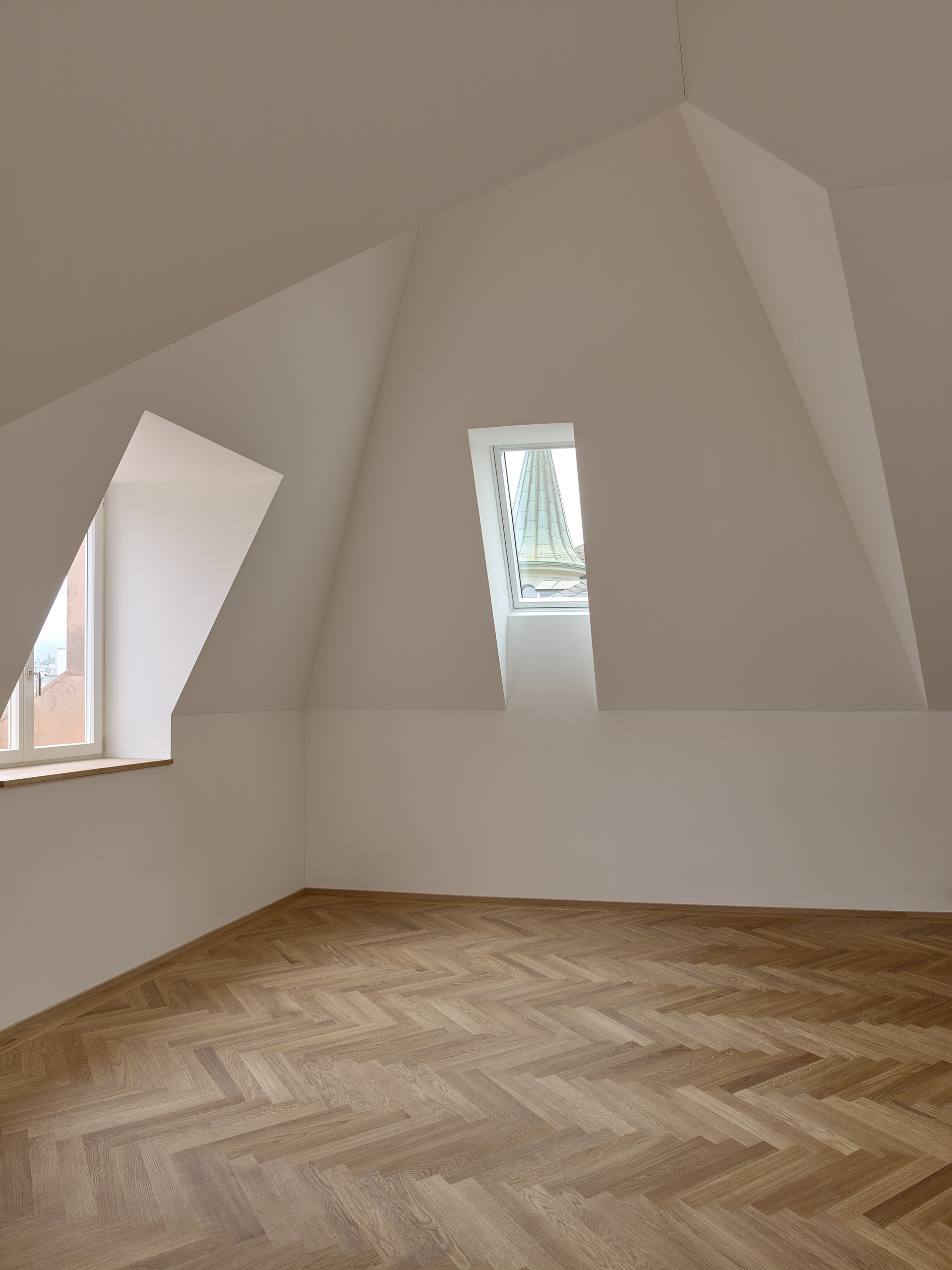 ahp0043 · Moser · Auf der Mauer